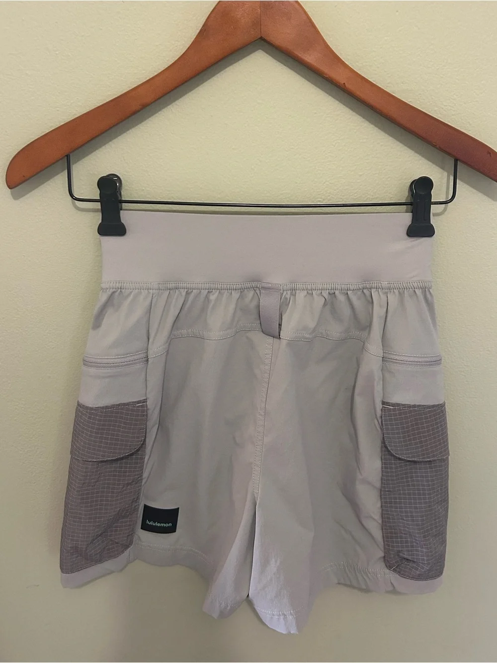 Lululemon Multi-Pocket Cargo Shorts Size 2